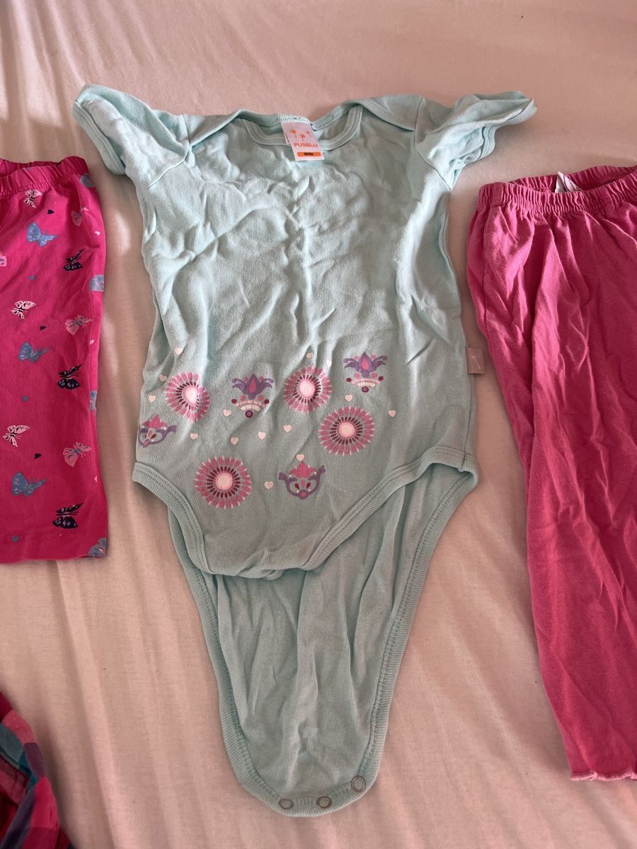 Kleiderpakete & -sets: Mädchen Hemd Gr. 110 und Paket – Gebraucht aus Baden von Mi0 3