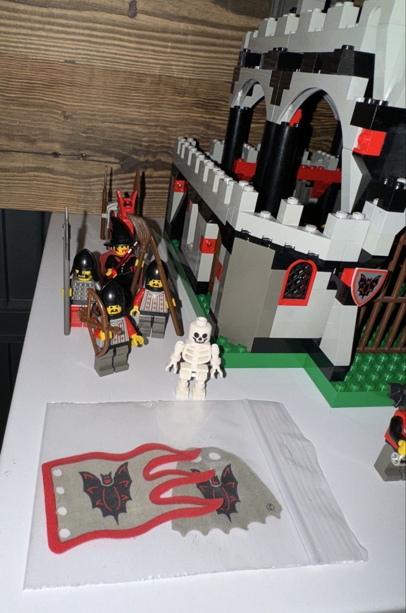 Lego Spielzeuge: Lego Set 6097 Night Lord's Castle – Gebraucht aus Oberdiessbach von design13 3
