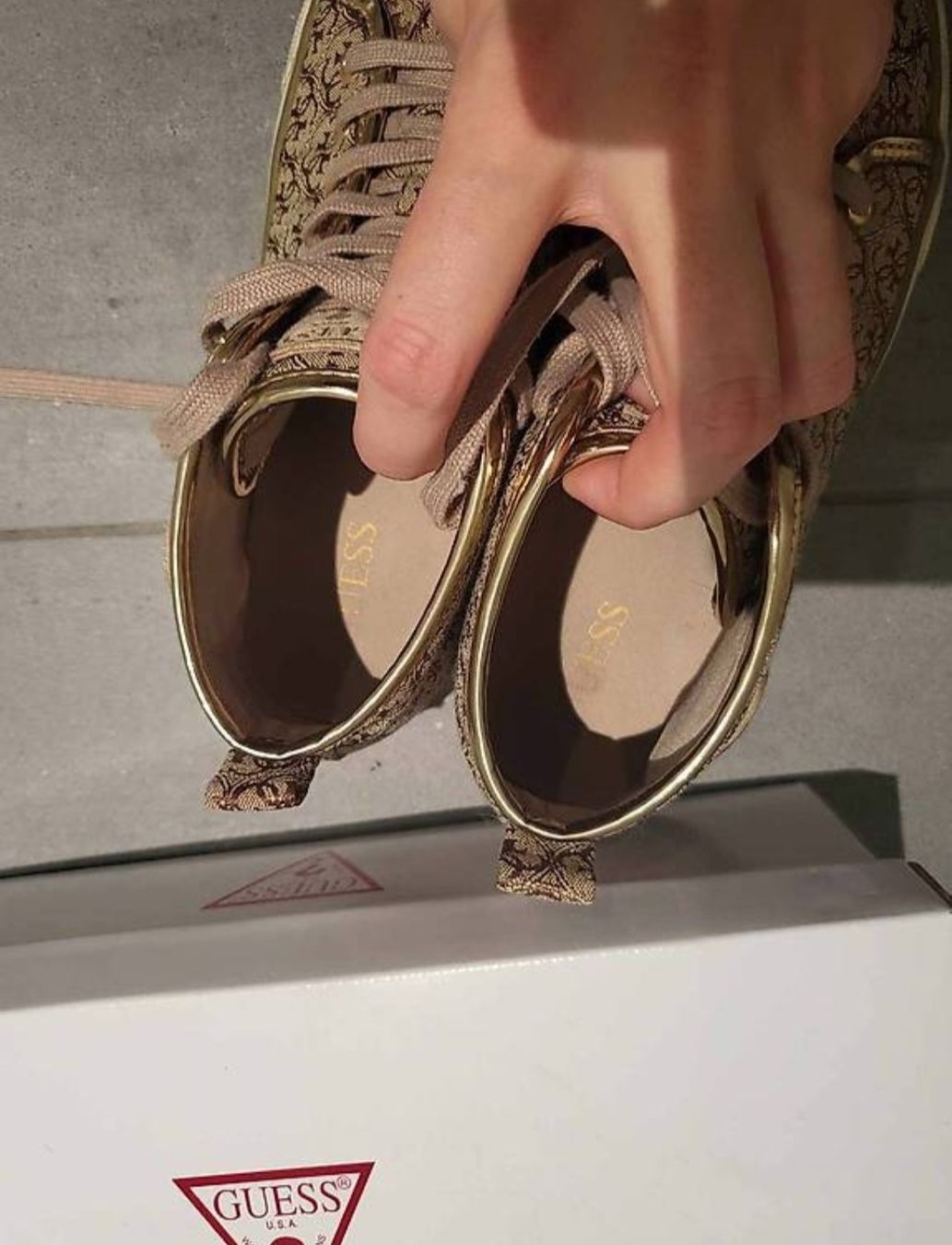 Guess Damenschuhe: Guess Sneakers – Gebraucht aus Hellbühl von d.d.d.125 4