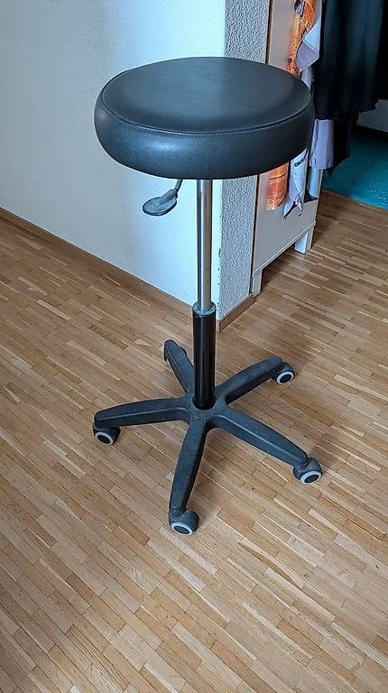 Stühle: Coiffure Stuhl  – Gebraucht aus Volketswil von cloudy68