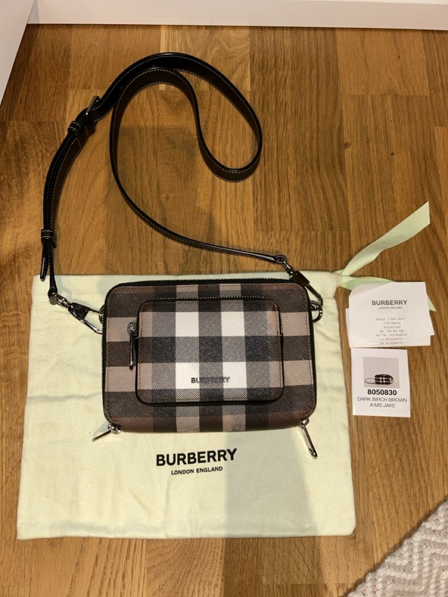 Burberry Autres vêtements & accessoires: Sac en bandouillière Burberry – D'occasion à Chancy par bbo_2djk