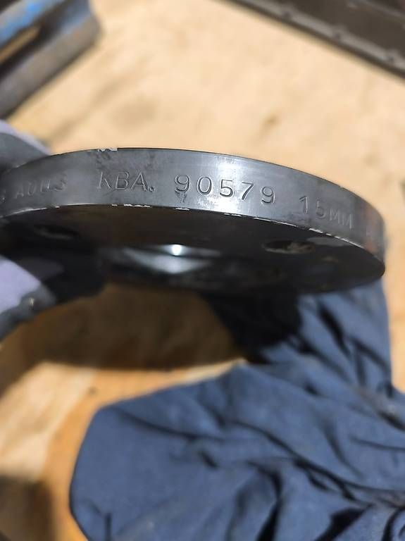 Tutti pezzi di ricambio auto: BMW Spurverbreiterung 2x 15mm – Usato da Zihlschlacht venduto da rad_vvm9 2