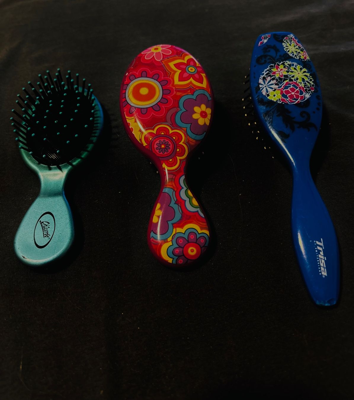Altro per la cura dei capelli: Kleine Haarbürsten in verschiedenen Farben – Usato da Aeschi b. Spiez venduto da kim_28q9