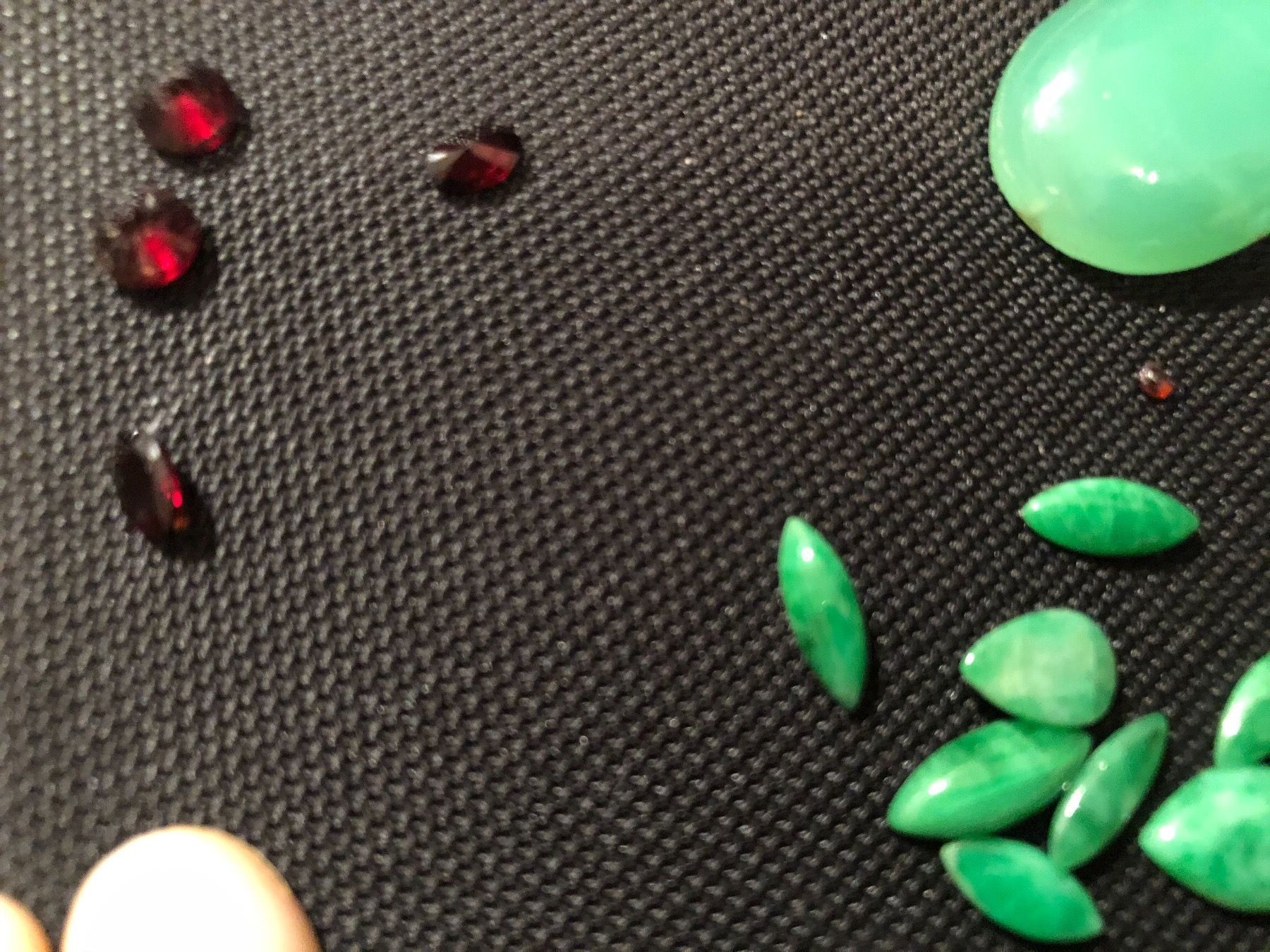 Autres bijoux: Lot: Halbedelsteine – D'occasion à Wald ZH par mlnt 4