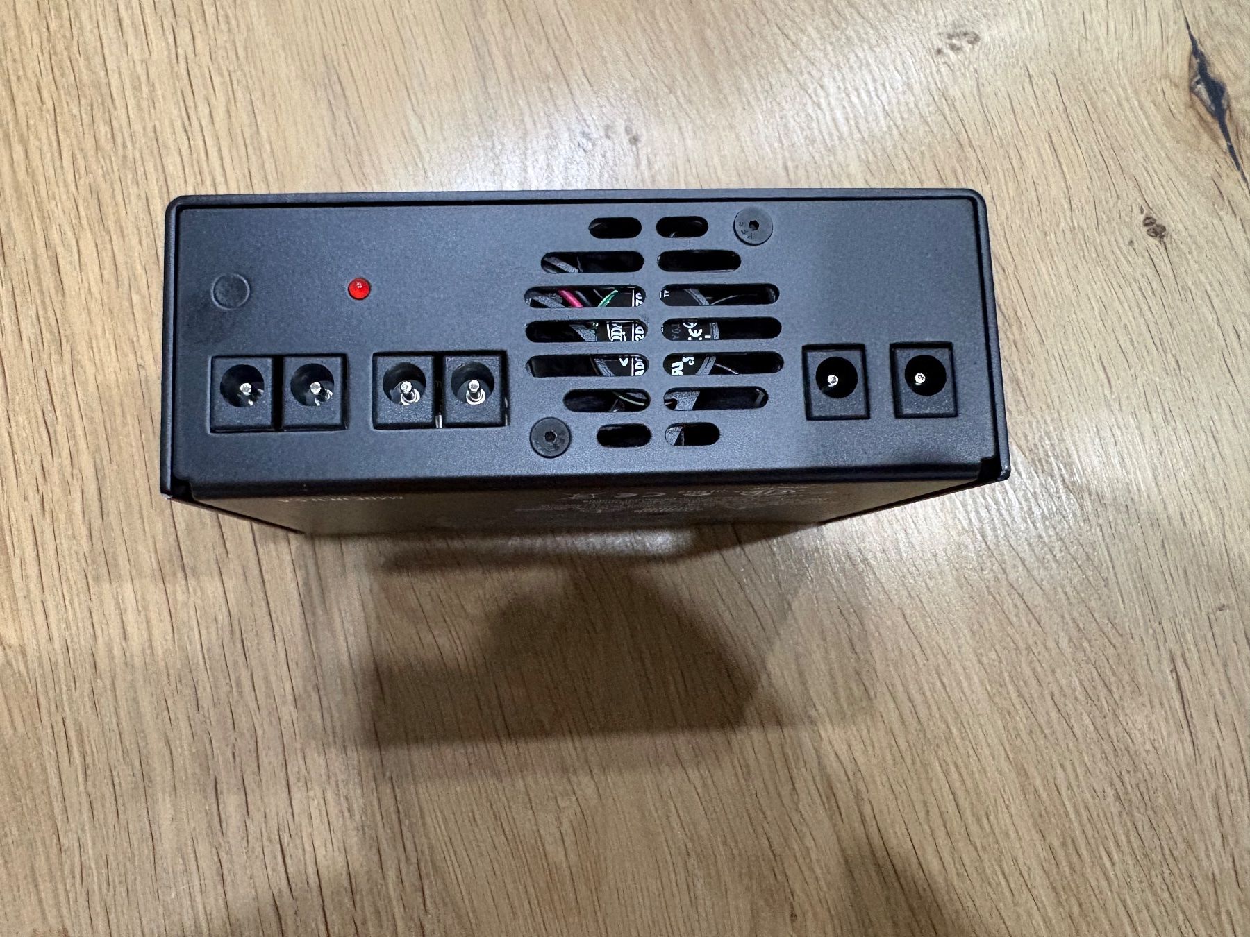 Strumenti musicali: Voodoo Lab Pedal Power Digital Netzteil – Difettoso da Lausen venduto da sen_jm7c 3