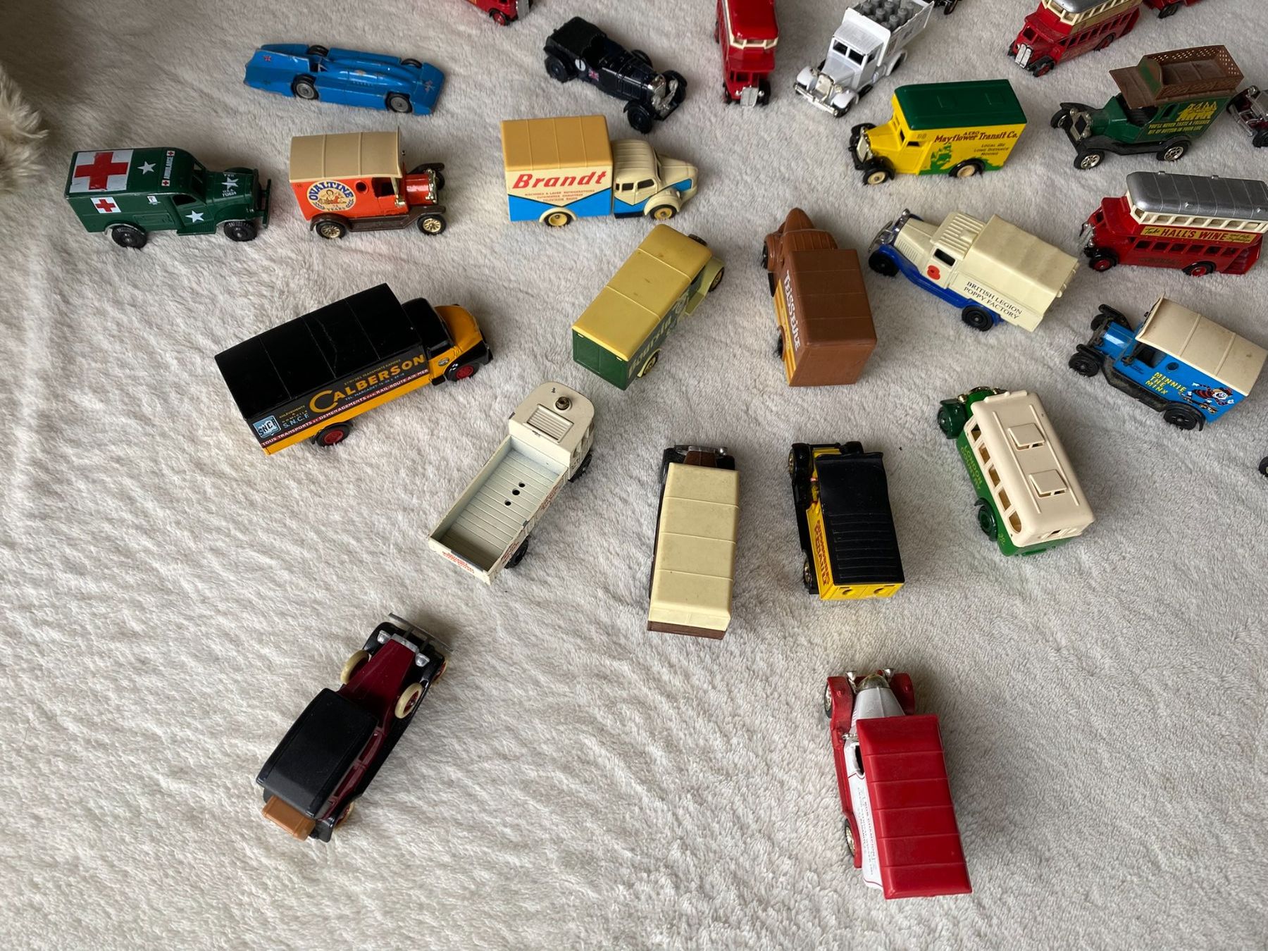 Corgi Toys Modellini d'auto: 32 Oldtimer - Sammlung - Corgi - Lledo - Oxford – Usato da Spiez venduto da Maerggi 1