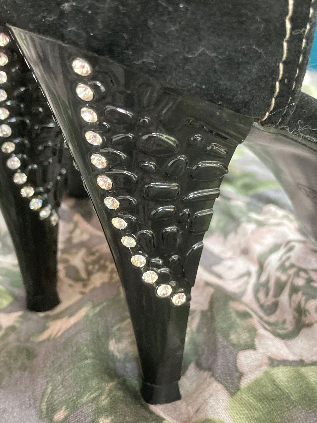 Damenschuhe: Strassbesetzter Neuwertiger Highheel Pumps – Gebraucht aus Dietikon von ebegab 3