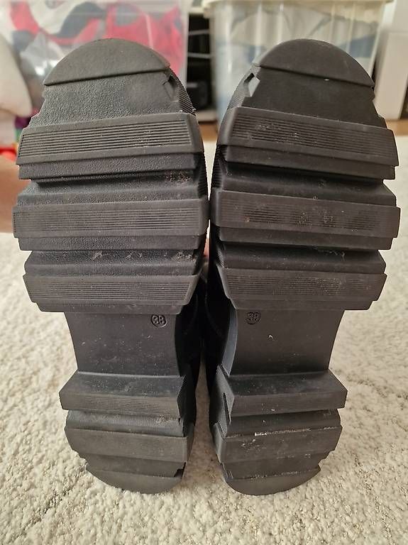 Scarpe da donna: Bottine noir – Usato da Versoix venduto da Macra_17 1