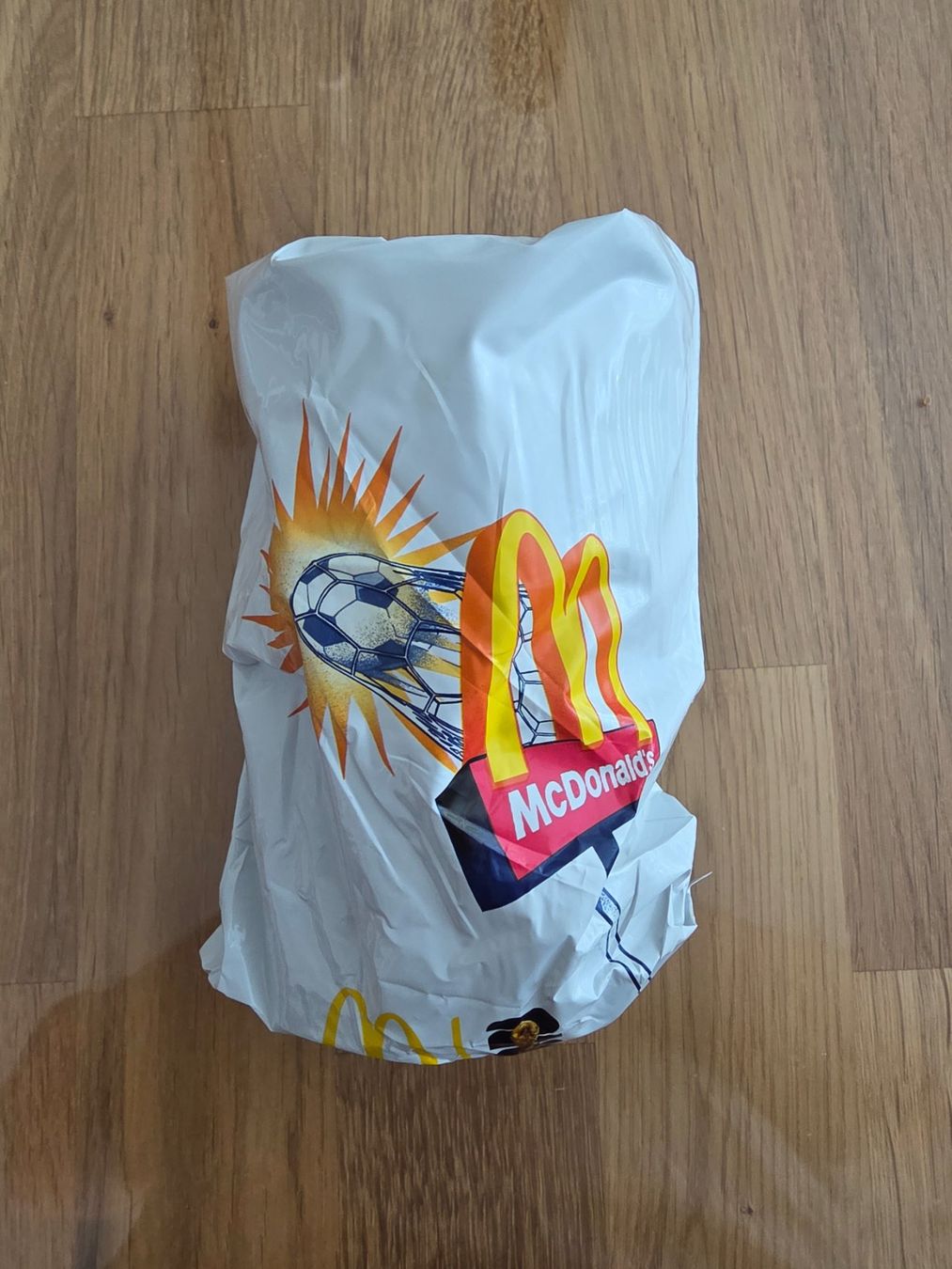 Mc Donald's Statuette: McDonalds Shaqiri WM Becher Limited Edition – Nuovo e nell'imballaggio originale da Root venduto da MegafeinGameShop