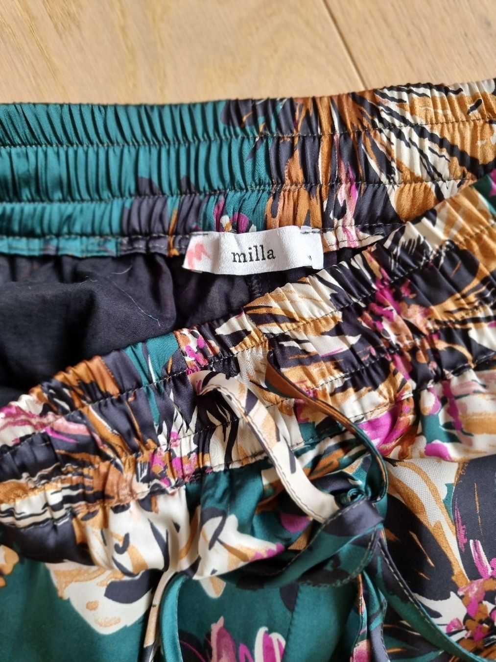 Pantaloni: Milla Sommerhose mit Blumenmuster, Gr. 38 – Nuovo (secondo la descrizione) da himmelried venduto da bribuli 4