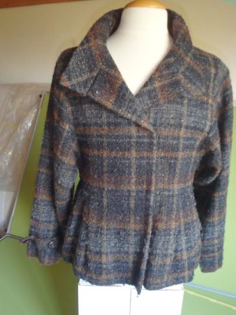 raffinierte Jacke von Adolfo Dominguez kariert aus Wolle