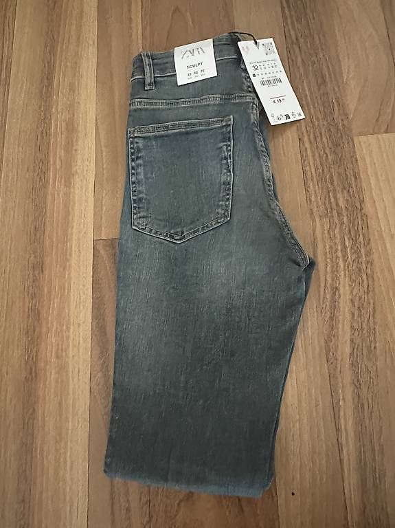 Zara Jeans: Zara Jeans, Modell Sculpt, grau/blau – Neu und originalverpackt aus Zürich von aknavi
