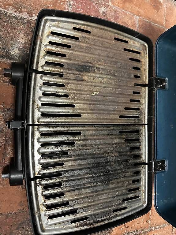 Grills: Enders Gasgrill - Explorer Pro – Gebraucht aus Winterthur von CelloOnline 1
