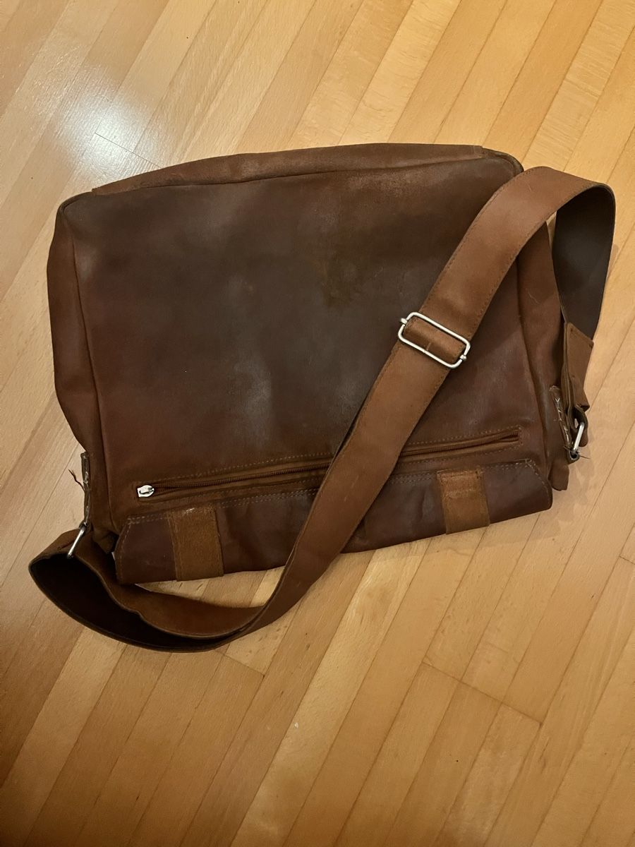Altro in  Abbigliamento & Accessori: Borsa a tracolla in pelle – Usato da Bellinzona venduto da ali_nl98 3