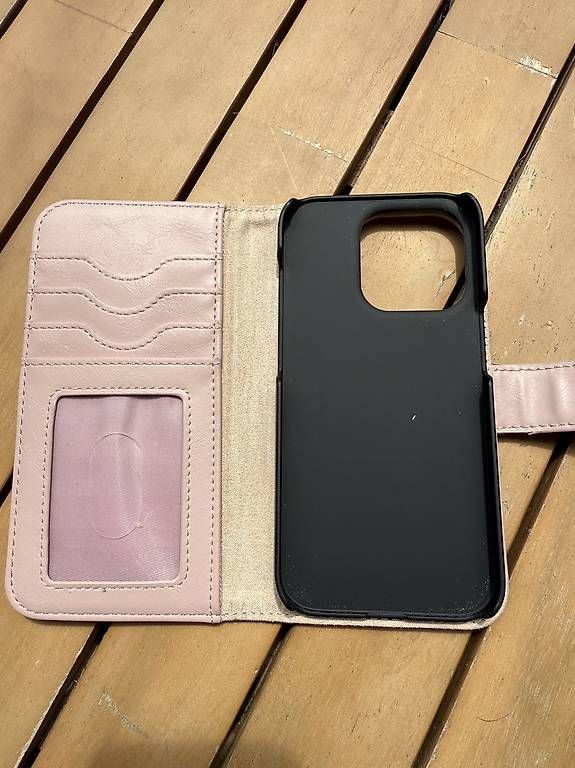 Covers & Schutzfolien: Schutzhülle zu Iphone 14 Pro – Gebraucht aus Gwatt (Thun) von Bennae 3