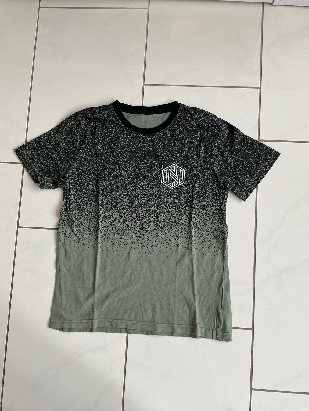 C&A Camicie, T-shirt & Polo: Schönes T-Shirt Gr.152 – Usato da Biel-Benken BL venduto da Sahra1