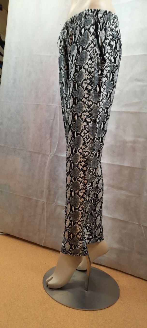 Pantaloni: Lässig leichte gemusterte Sommerhose grau Gr. S – Nuovo e nell'imballaggio originale da Seuzach venduto da VT-Collections1 2