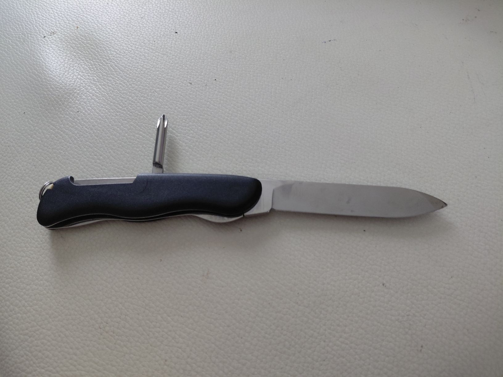 Victorinox Taschenmesser: Victorinox Sentinel Plus 111mm Top Zustand  Polyamid-Griffsc – Neu (gemäss Beschreibung) aus Belp von mar_76s8 1
