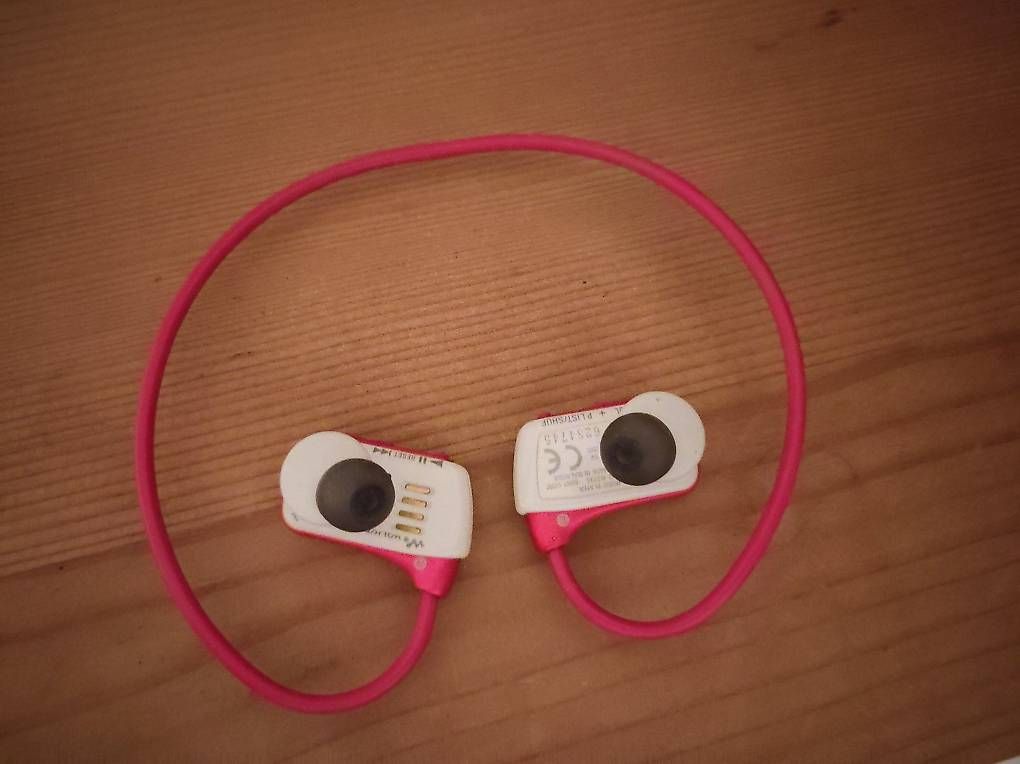 Sony Cuffie: Sony MP3 Kopfhörer, wasserfest – Usato da Bern venduto da m_k_62gv 1