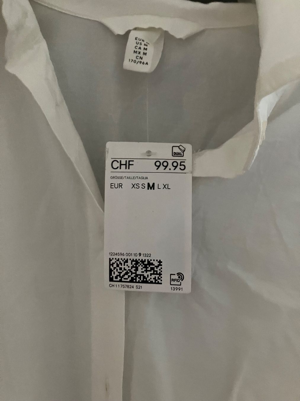 H&M Kleider: 2 Kleider – Gebraucht aus Spreitenbach von schwarzerhase70 1