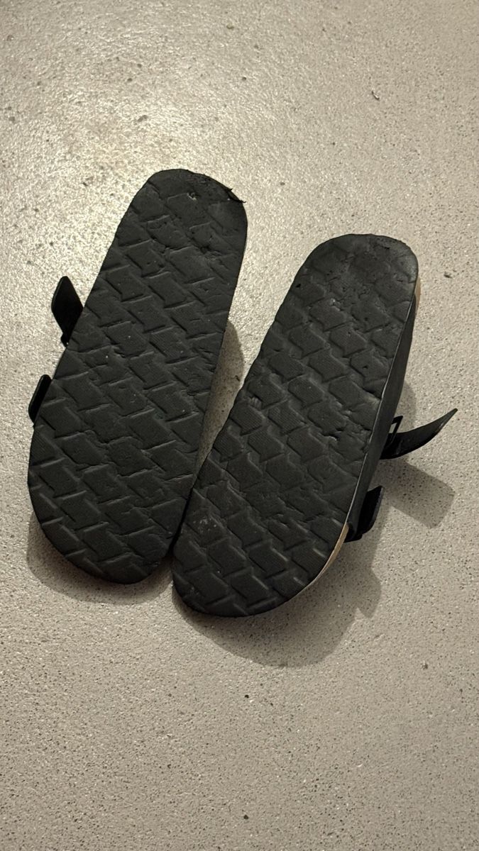 Scarpe da donna: Sandalen/ Hausschuhe Grösse 40, ähnlich wie Birkenstock – Usato da Luzern venduto da mar_x96f 3