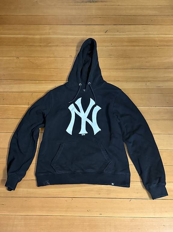 Pulls & Sweat-shirts: NY HOODIE SCHWARZ – D'occasion à Luzern par nit_z9dx