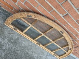 Altes Bogen Fenster zu verkaufen 