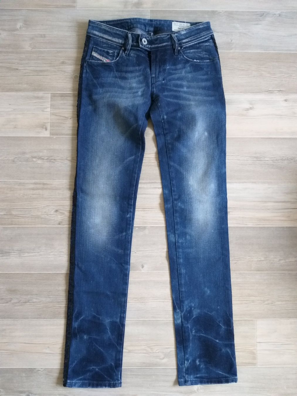 Diesel Jeans: DIESEL Jeans "NEVY" taille W25 L32 – Usato da Cossonay-ville venduto da Super-Price-Quality