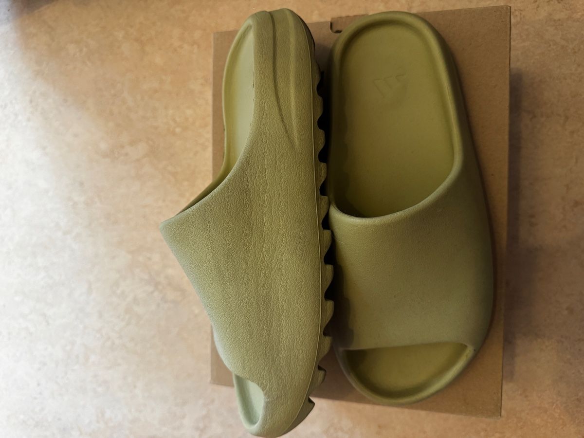 Adidas Scarpe da uomo: Yeezy Slide Resin Gr. 44.5 – Usato da Zürich venduto da swiss.tech 5