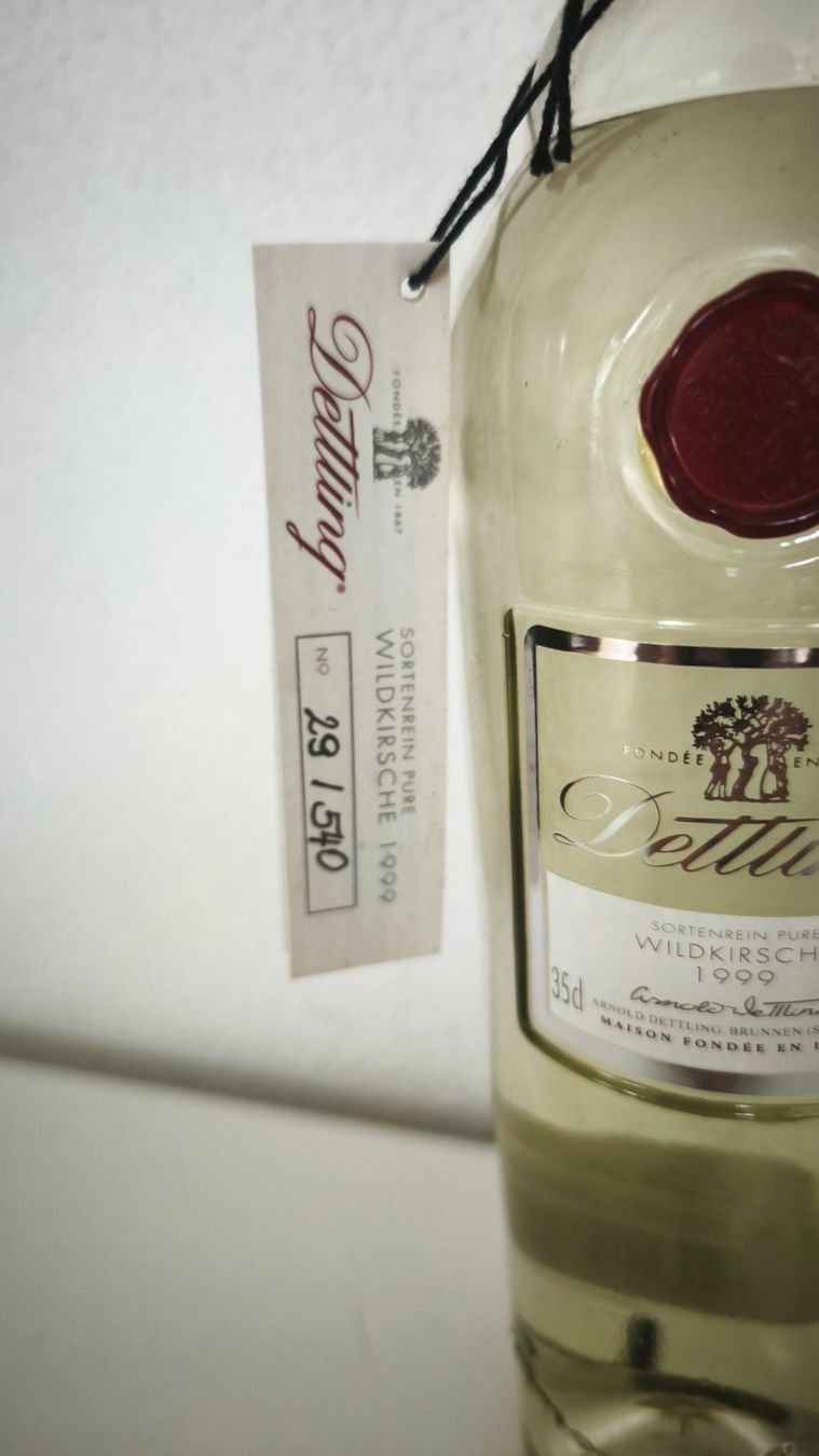 Bevande alcoliche: Dettling Wildkirsche 1999, 35cl – Nuovo (secondo la descrizione) da Kerns venduto da cat_6bnd 2