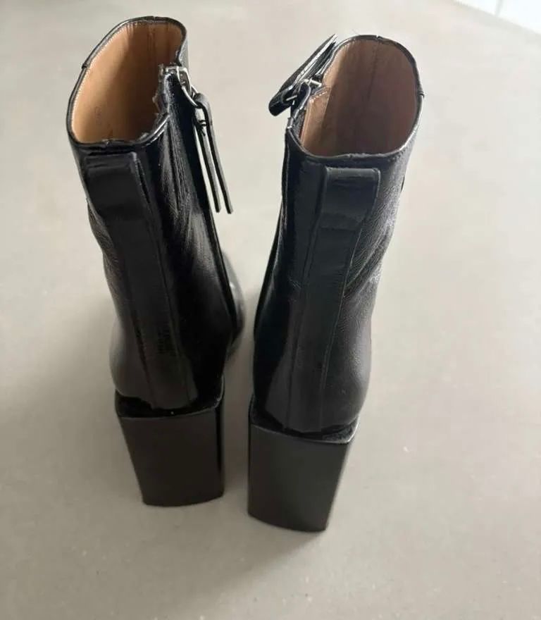 Chaussures femmes: Ami Paris Stiefelette, schwarz, Gr. 38 – Neuf (Voir description) à Triesen par atos87 2