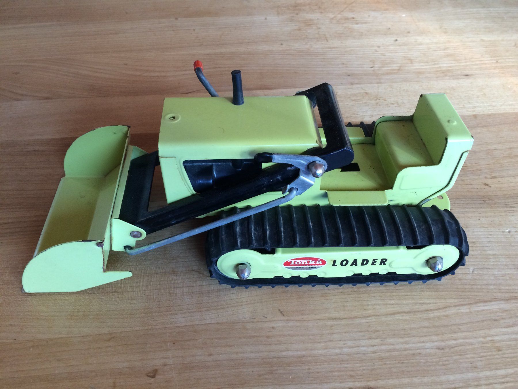 Tonka Giocattoli: Tonka Raupenlader Vintage – Usato da Wiliberg venduto da Monikaschaer