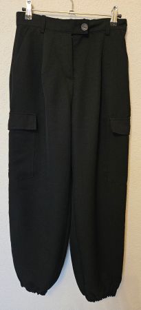 Schwarze Damenhose mit Gummizug unten, Gr. 36