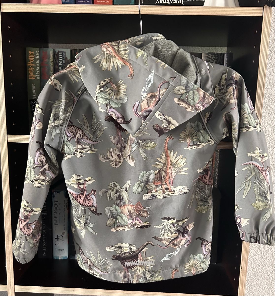 Next Jacken & Mäntel: Next Dino Softshell-Jacke – Gebraucht aus Auslikon von Trollkjerring 1