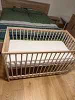 IKEA SNIGLAR Babybett 60x120 cm mit JÄTTETRÖTT Matratze, kau