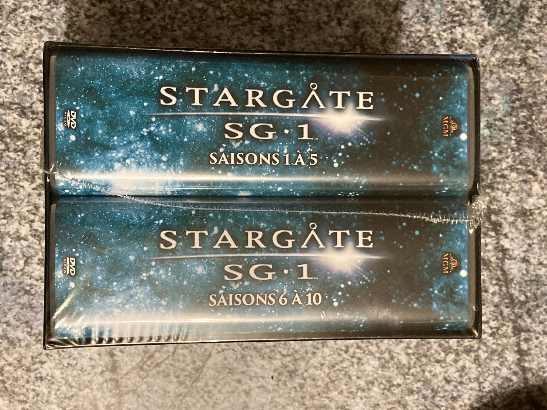 Tous les DVDs: Coffret DVD Stargate SG-1-L'intégrale – Neuf avec emballage d'origine à Bassecourt par CALUMET-X 3