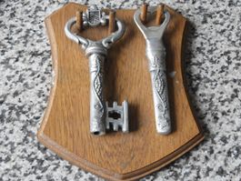 1 SET FLASCHENÖFFNER UND KORKZAPFENZIEHER AUS MASSIV ZINN,