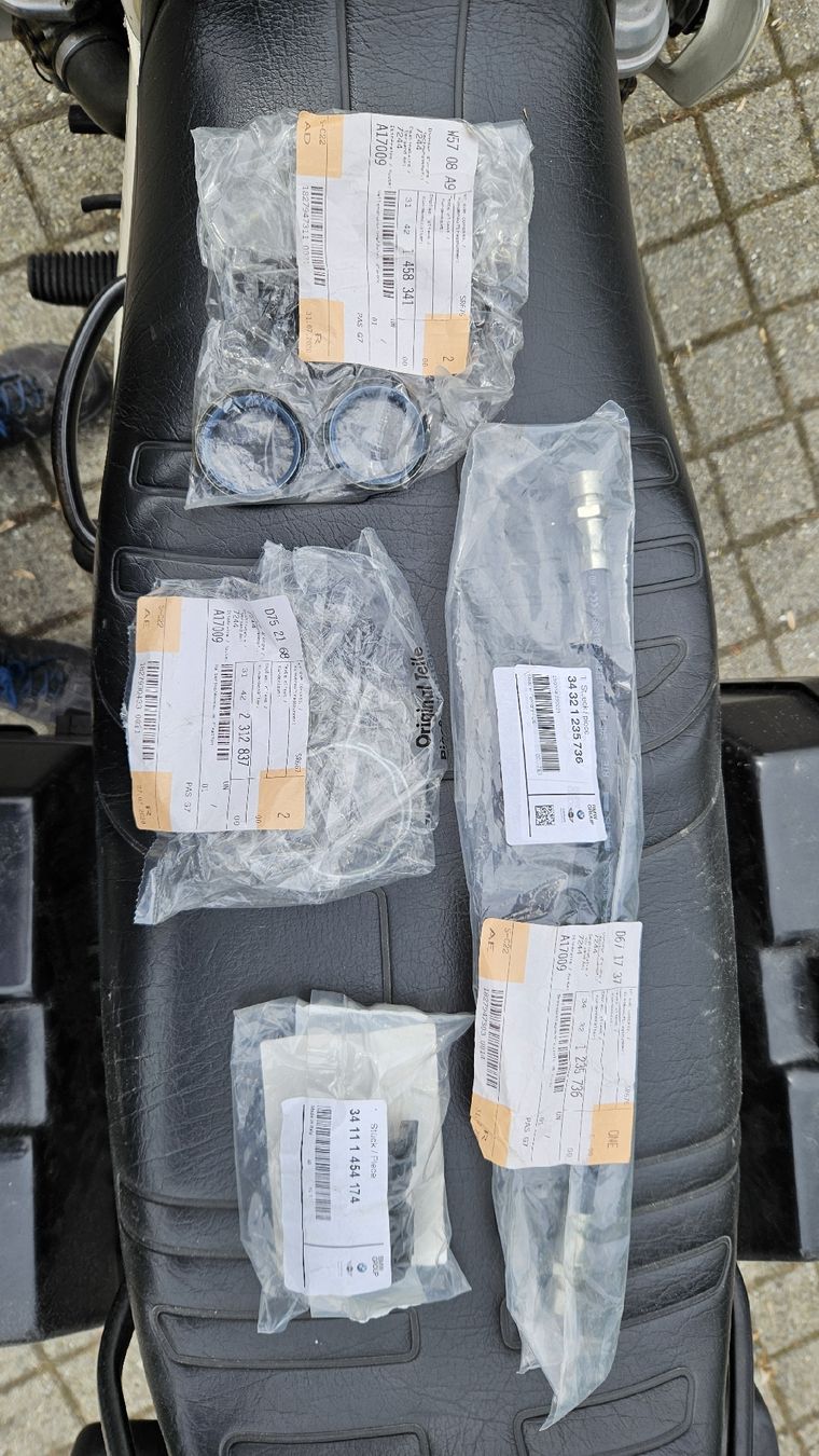 BMW Touring: BMW R80 RT ehem. Polizei Lausanne – Usato da Neuenkirch venduto da Trouvaillix 4