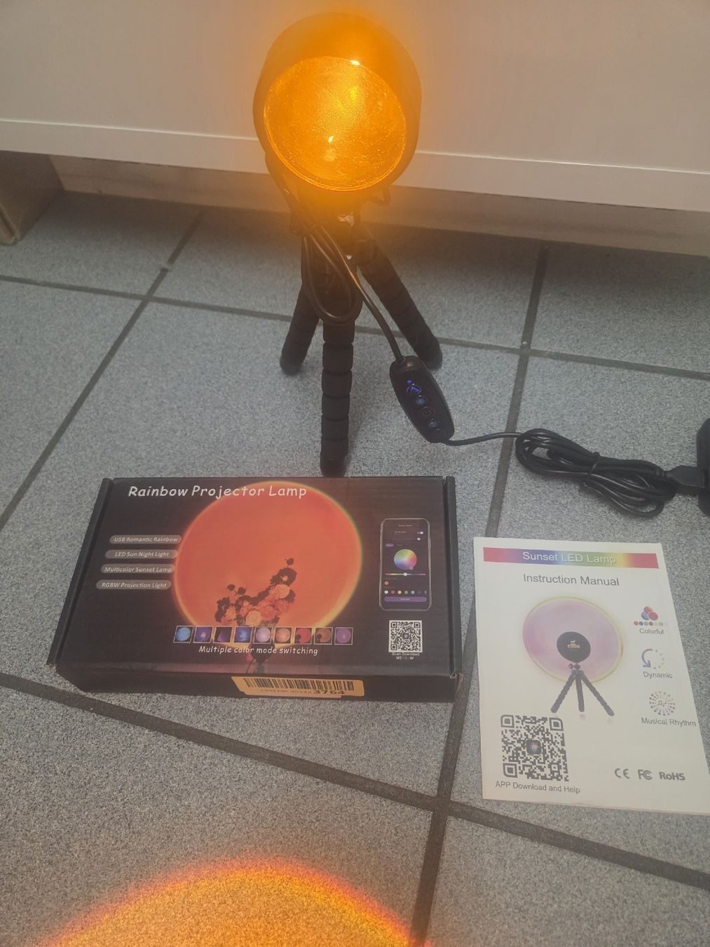 Lampade: Sunset Lamp Projektor mit Fernbedienung neu – Usato da Allschwil venduto da Zora_26