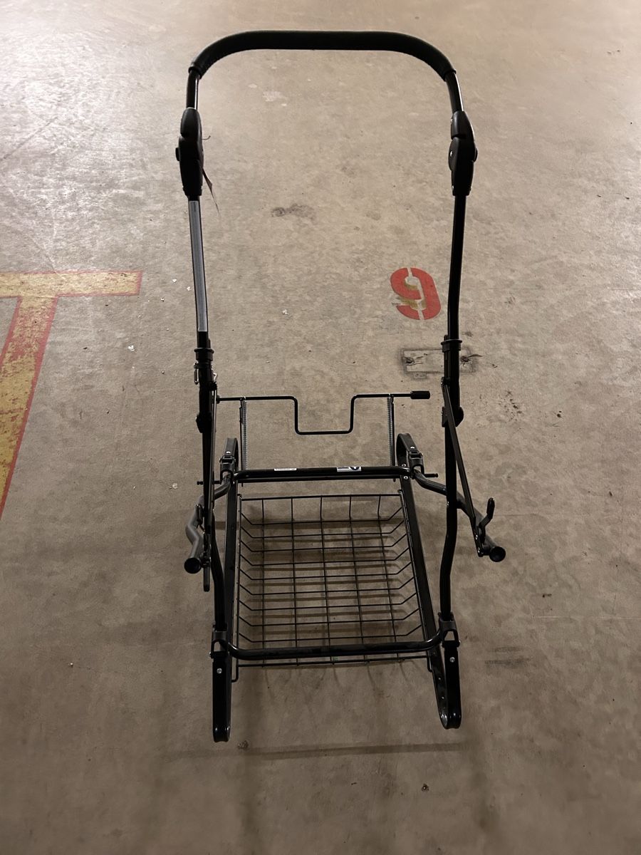 Kinderwagen: Hesba Kinderwagengestell schwarz – Gebraucht aus Luzern von Mgugli 1