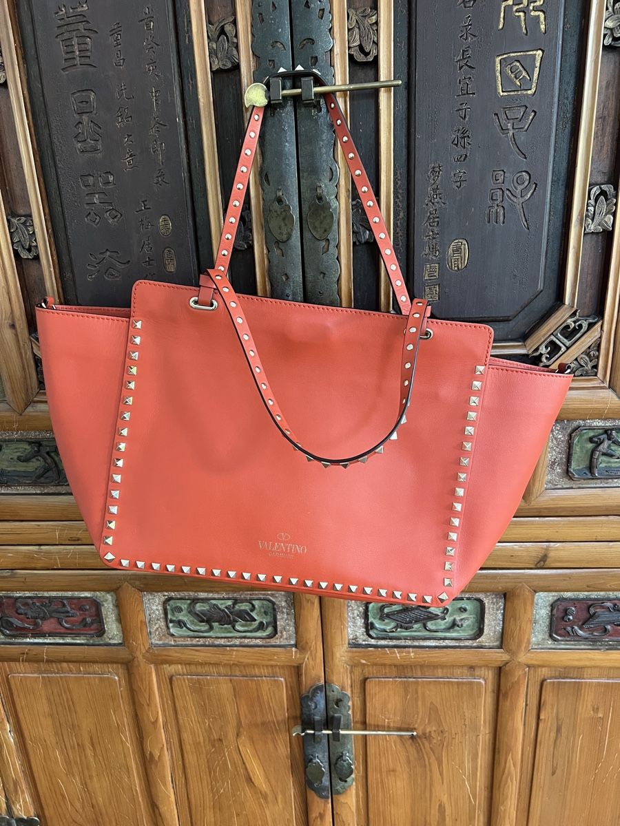 Valentino Borse da donna: Valentino, Garavani Rockstud Handbag – Nuovo (secondo la descrizione) da Collex venduto da jam_hsr2 1