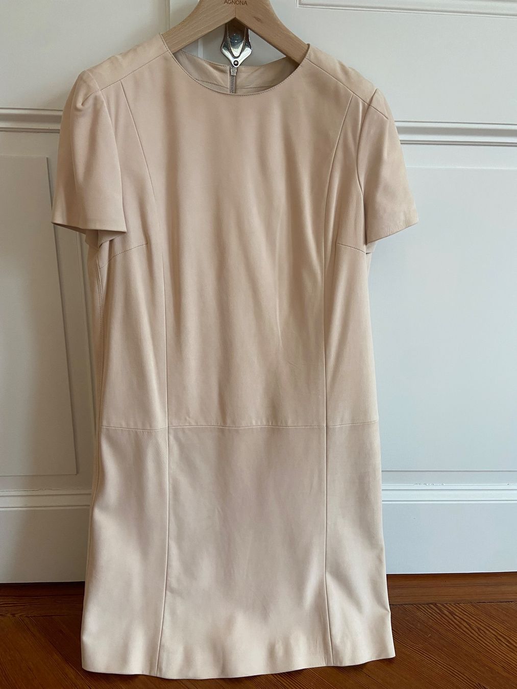 Burberry Vestiti: Burberry - Lederkleid, Gr. 38, puderfarben – Usato da Zürich venduto da Johanna028