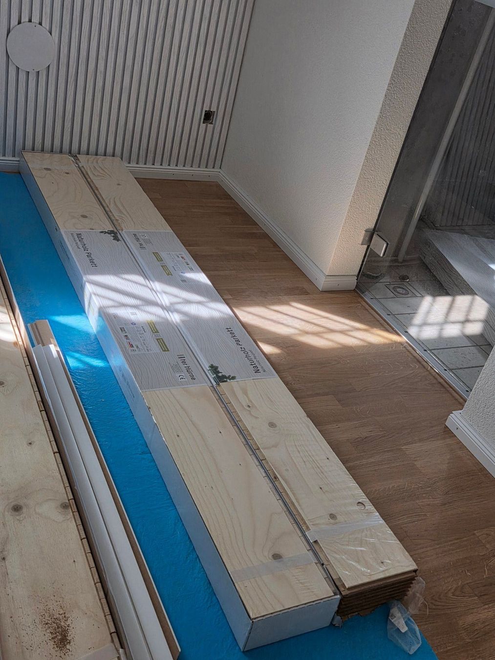 Rivestimenti per pavimenti: 2 Pakete Parkett Eiche Schiffsboden 3-Stab Satin Elements – Nuovo e nell'imballaggio originale da Weinfelden venduto da Shana89 2