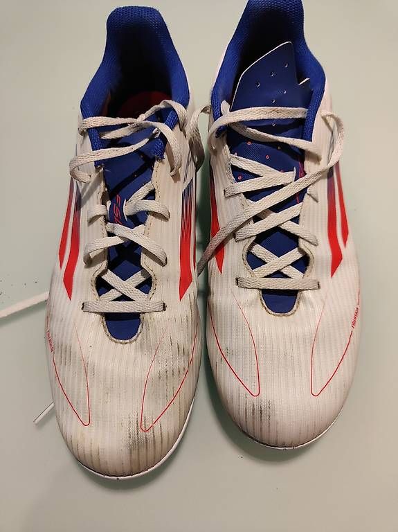 Scarpe da uomo: Adidas Hallenschuh Grösse 46 – Usato da Leibstadt venduto da winterzeit2000