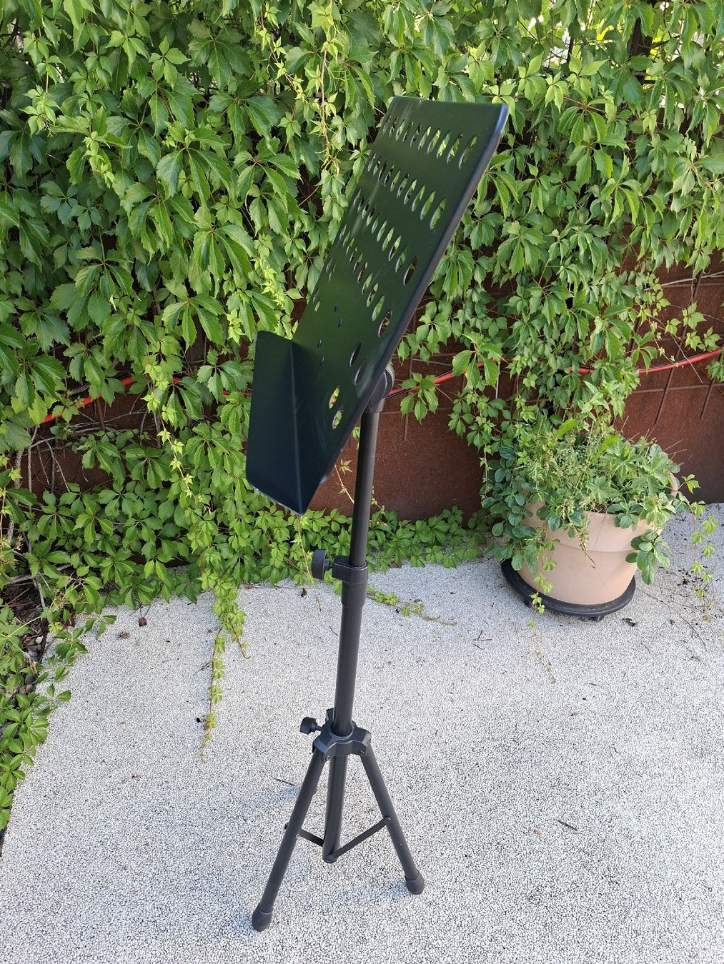 Supporti per strumenti musicali & leggii: Notenständer Metall schwarz gebraucht – Usato da Hittnau venduto da schaernic 1