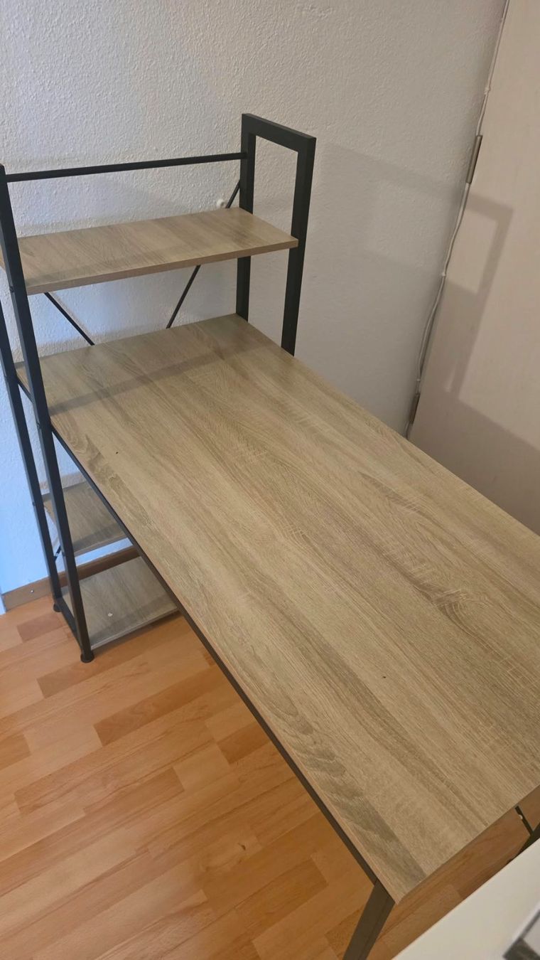 Scrivanie: Schreibtisch mit integriertem Regal – Usato da Rudolfstetten venduto da sallonikaG4 1