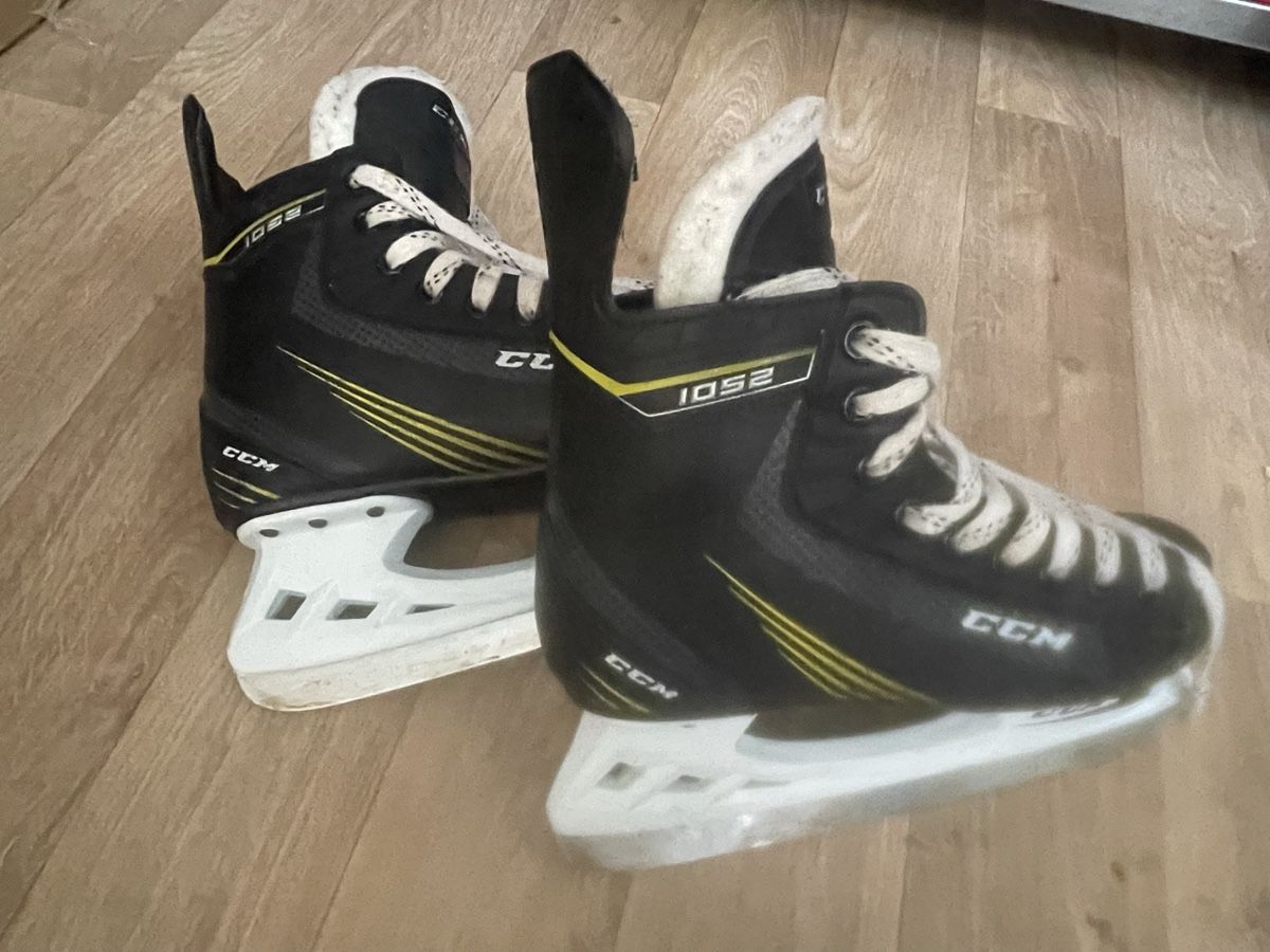 Schlittschuhe: CCM Eishockeyschlittschuhe Gr. 36  – Gebraucht aus Küssnacht am Rigi von clearancesale 1