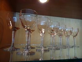 12 antike mundgeblasene Gläser rosa-farbig(2 Grössen a 6 Stk