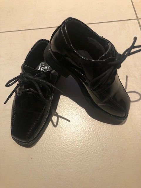 Scarpe per ragazzi: Scarpe da cerimonia no.24 – Usato da Davesco-Soragno venduto da dvf_7h6d 1