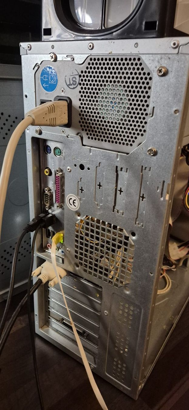 Intel PC: PC rétro XP pro SP3 - Pentium 4 2.6 ghz – Usato da Neyruz FR venduto da RetroLab_ 1